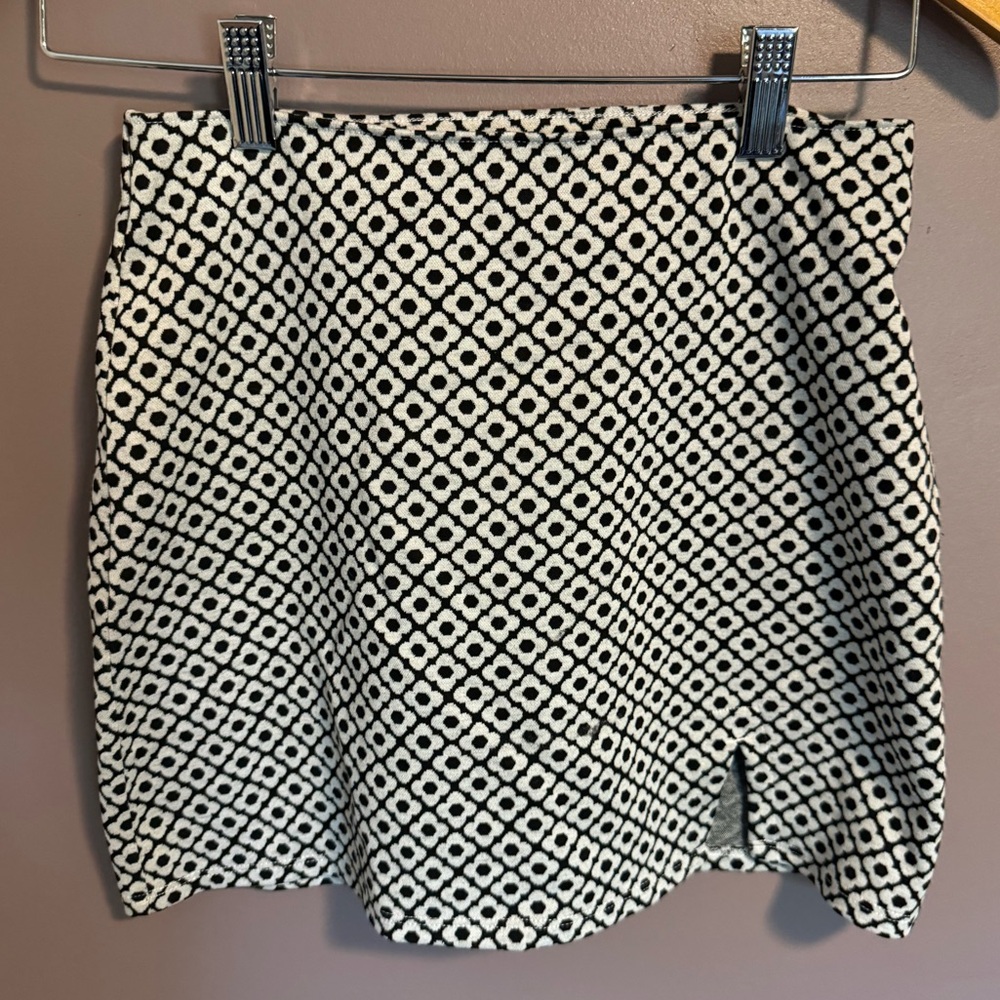 #Hollister Highrise Mini Skirt. Size XS. Very soft and beautiful print.